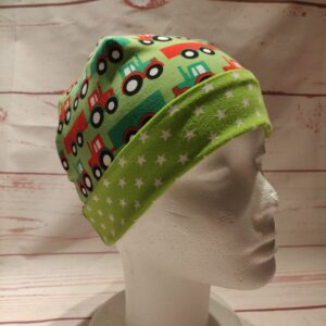 Hue med traktor. Str. 48-52 cm/ 2-5 år