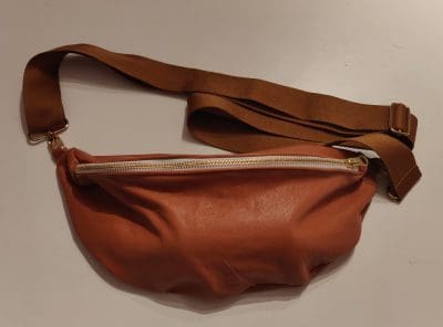 Bumbag i ægte skind.