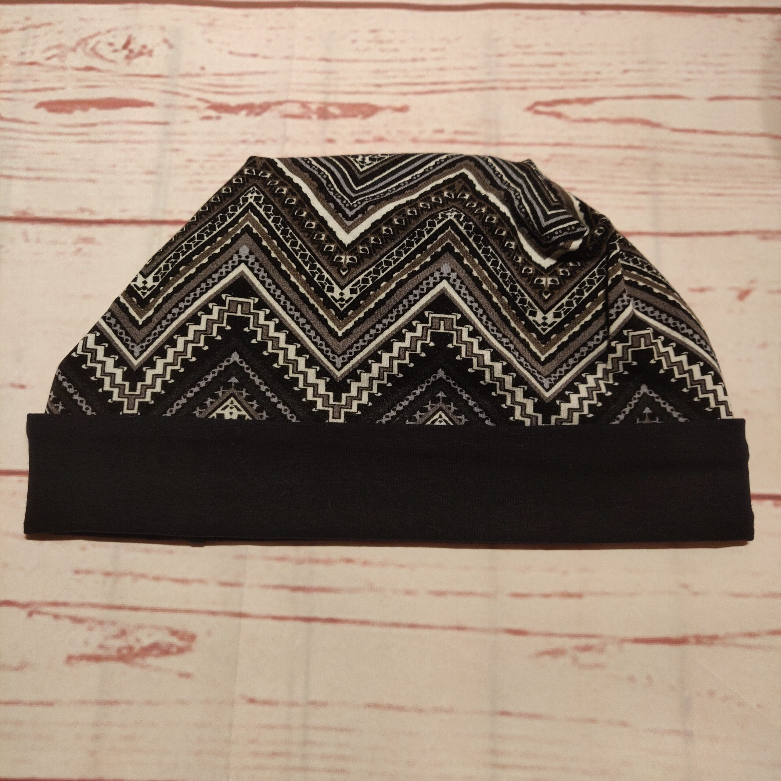 Hue med zig-zag. Str. 54-62 cm/ 10-99 år - Billede 2