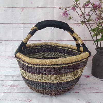 Mellem rund kurv, i flotte multi farvet nuancer.