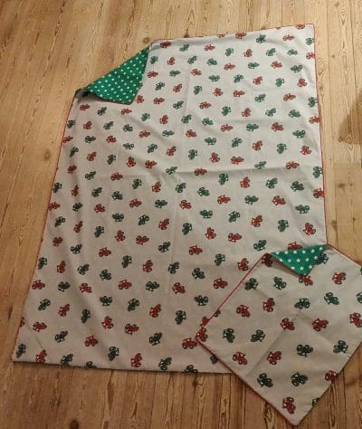 Junior sengetøj - Røde og grønne traktor.