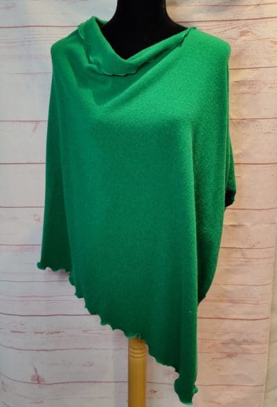 Poncho i uld, lækker grøn