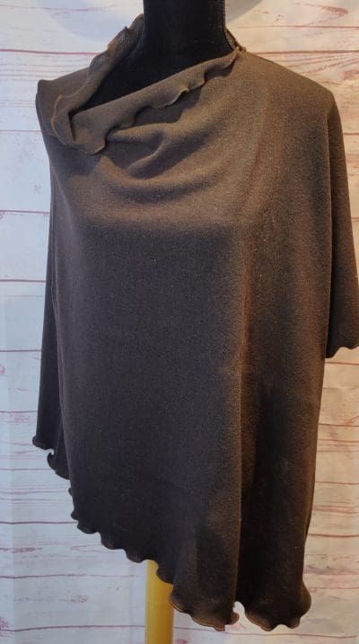 Poncho i uld, lækker chokolade brun