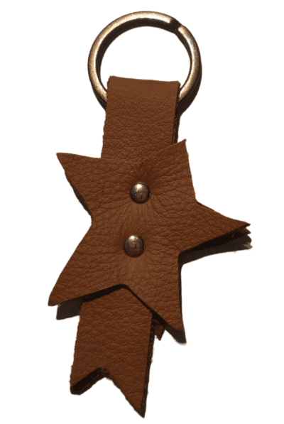 Stjerne nøglering. Cognac farvet læder.