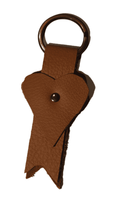 Hjerte nøglering. Cognac farvet læder.