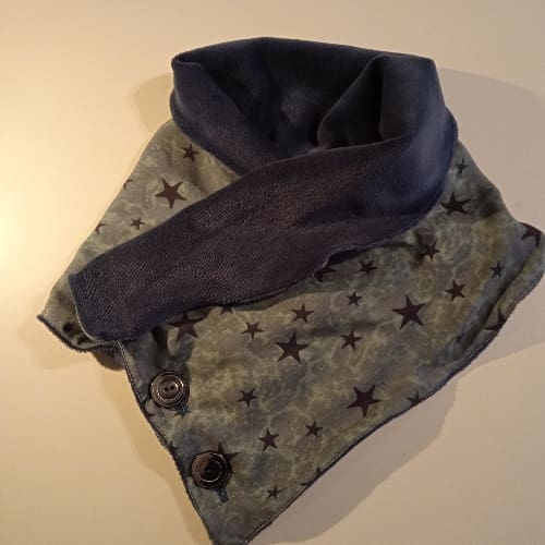 Lækkert Tørklæde i flotte nuancer og smart lukning. - Billede 2