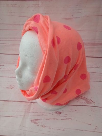 Halsedisse med prikker.